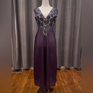 Vintage Ashley Taylor plum purple nightgown